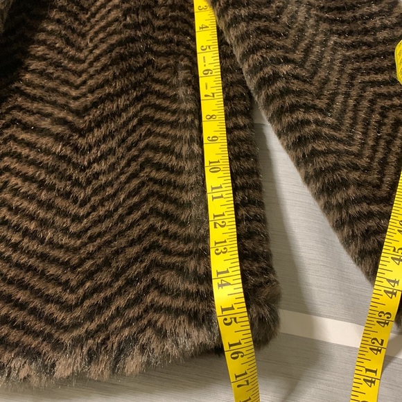 Vintage Lifestyle 80’s Fur Coat. Women’s size 6 - Picture 13 of 14